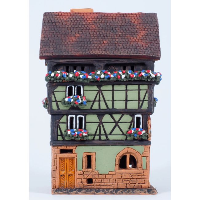 A249AR candle house